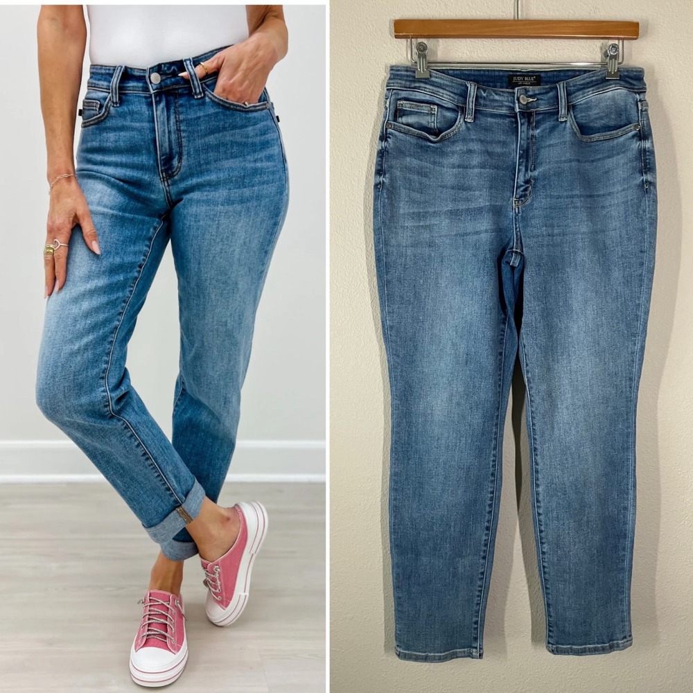 JUDY BLUE Boyfriend Fit Stretch Denim Jeans Size 13/31 Blue Cropped Cuff Coastal